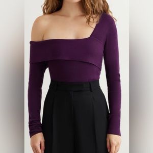 Off the shoulder long sleeve top